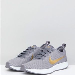 nike dual tone racer — grey and gold 6.5